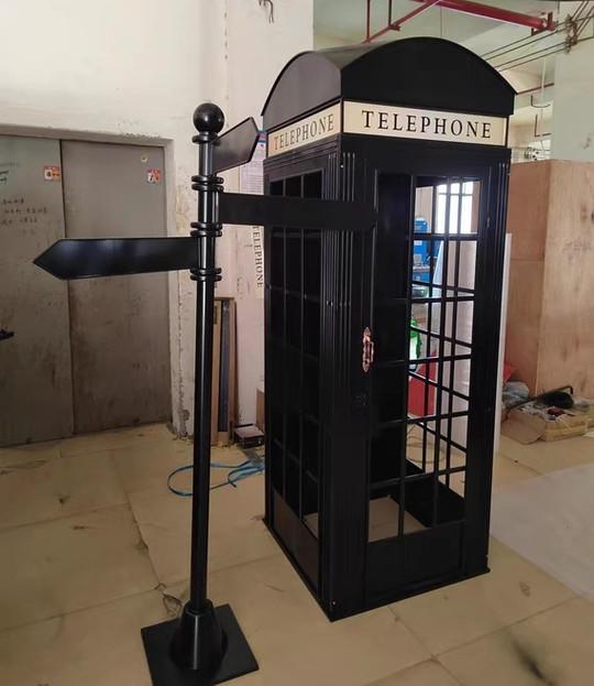 London Telephone Booth+2M Sign+1.2M Mailbox+1M Bench+0.5M Telephone - Black