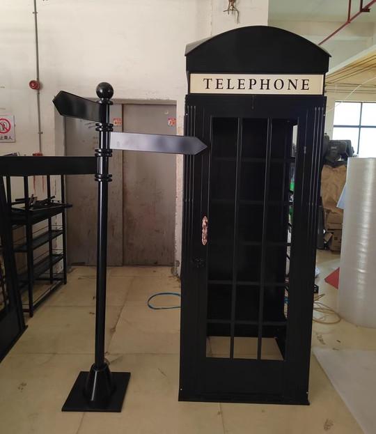 London Telephone Booth+2M Sign+1.2M Mailbox+1M Bench+0.5M Telephone - Black