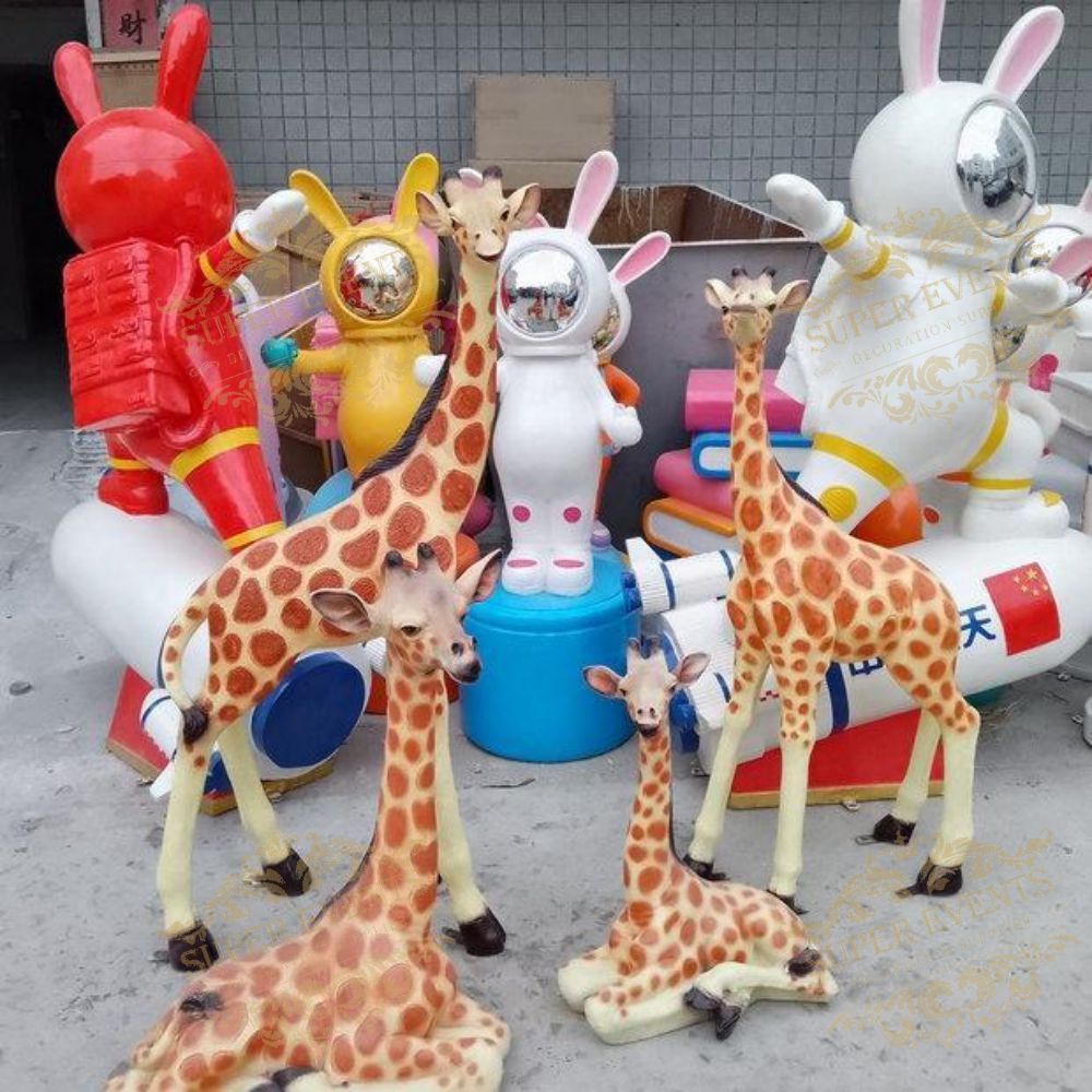 Custom Size Fiberglass Decorative Animals Rabbit Giraffe Statuette